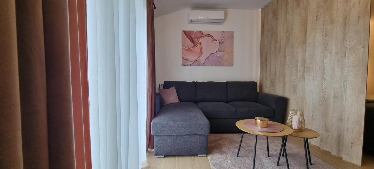 Tonka Apartment